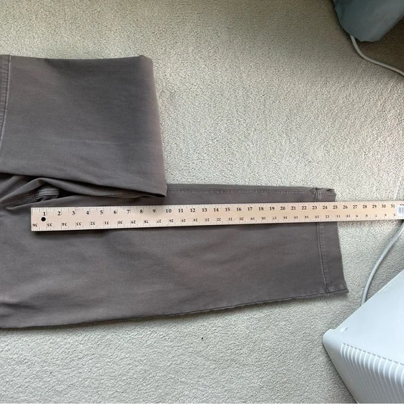 SPANX Stretch Twill Cropped Wide Leg Pants. Tan/taupe. Size Medium. - Picture 8 of 12